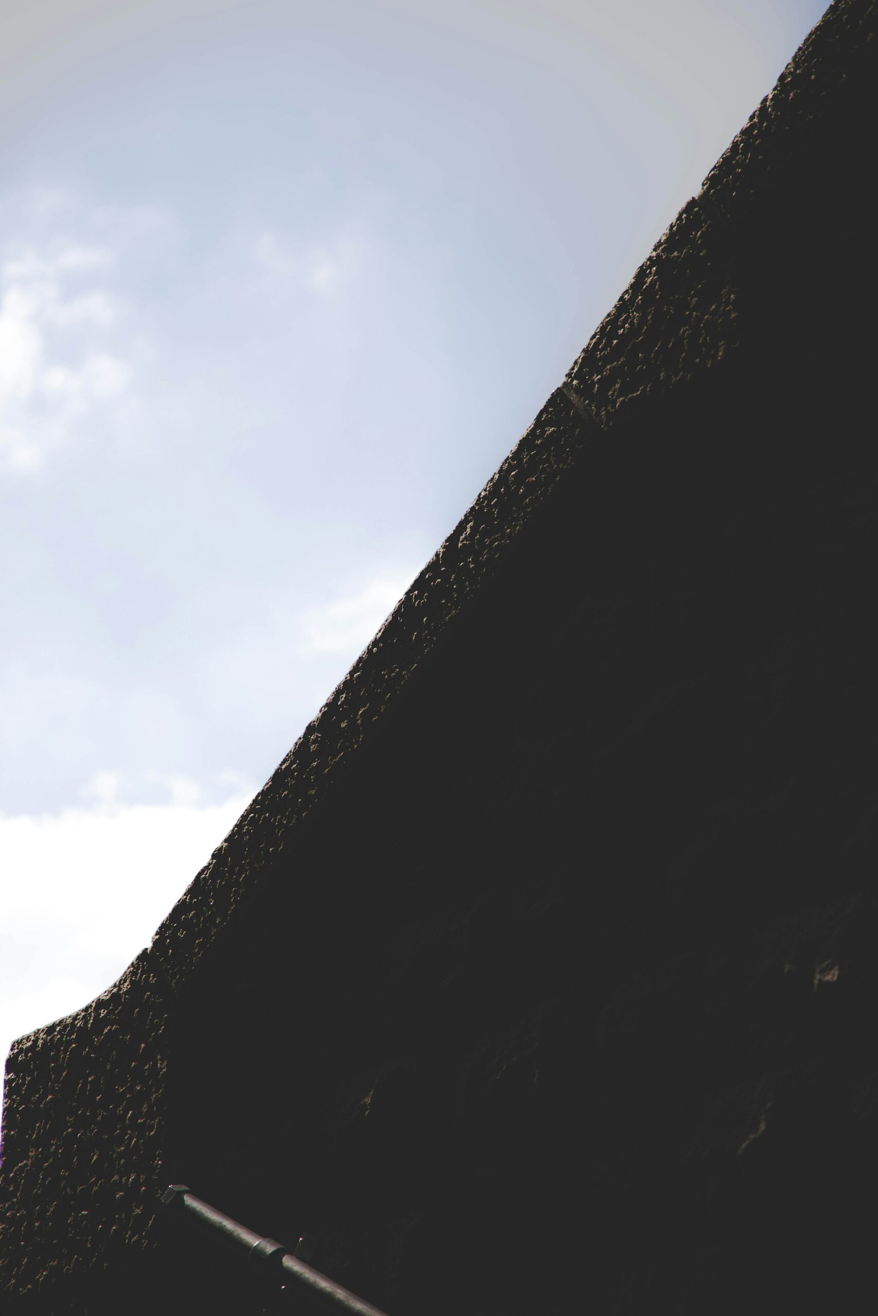 Transforming Insurance: How Peer-to-Peer Models and Blockchain Redefine Trust and Value